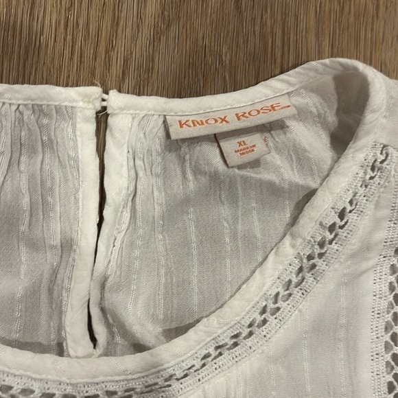 Gorgeous 100% Rayon Flowy Short Sleeve White Peasant Boho Blouse XL - Picture 2 of 5